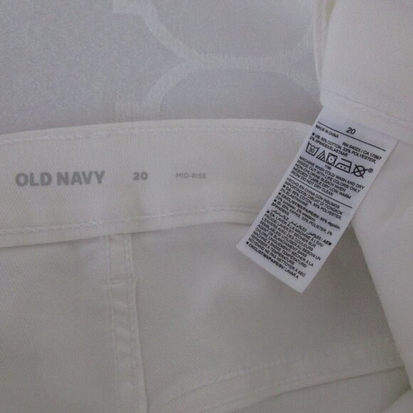 Old Navy Mom Short 20 White‎ Denim Mid-Rise Flat Front Cotton Blend Medium Wash - Picture 6 of 10